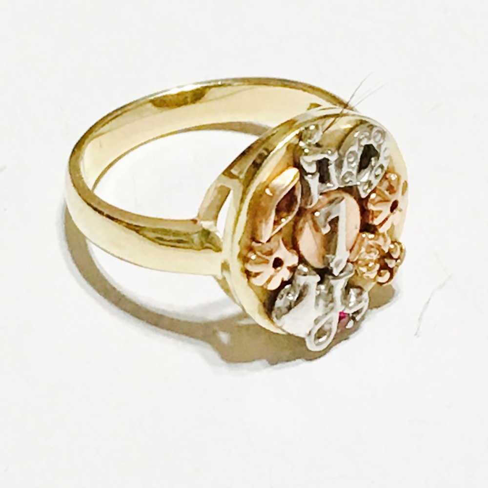 14 K Women's Ring Lucky 7